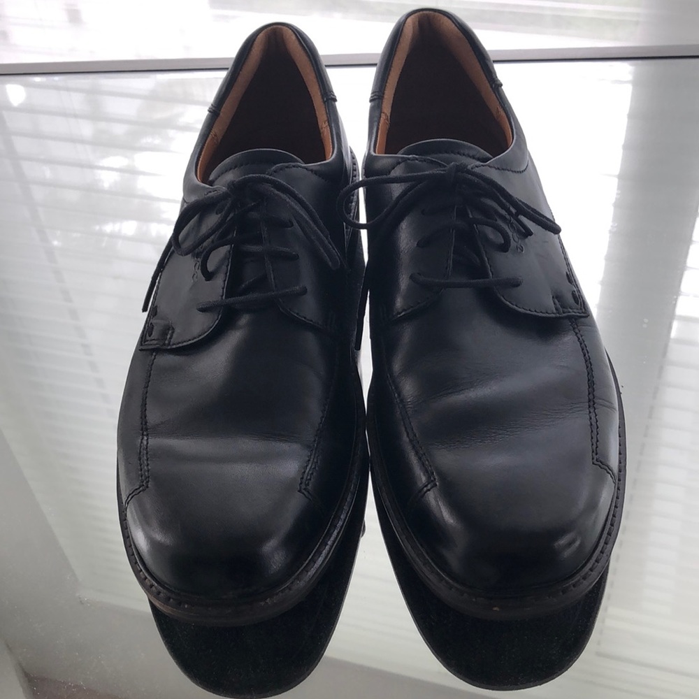 Men’s ECCO brand Black leather tie shoes size 44 (10-101/2) Excellent condition